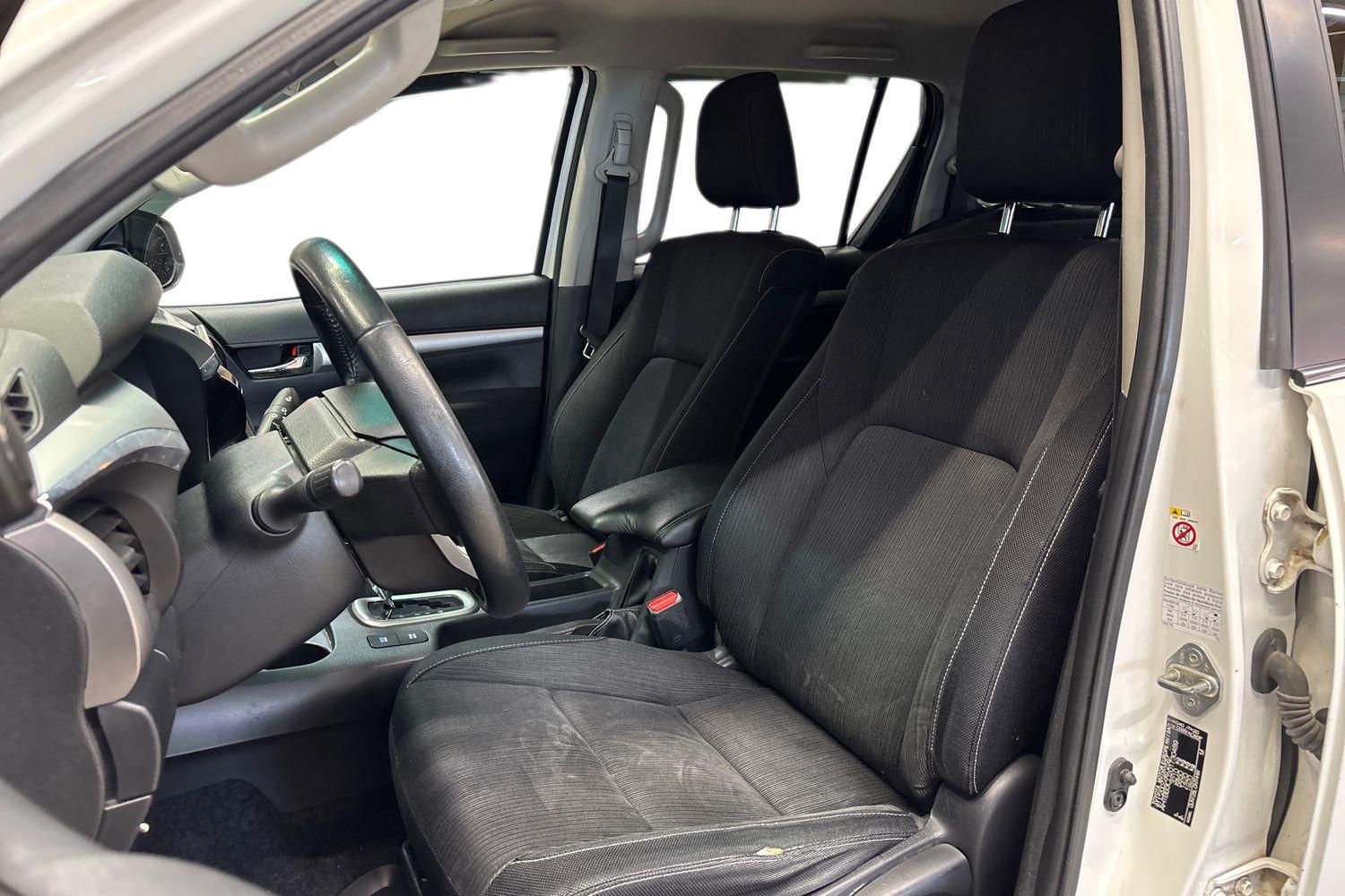 Toyota Hilux vaihtoauto