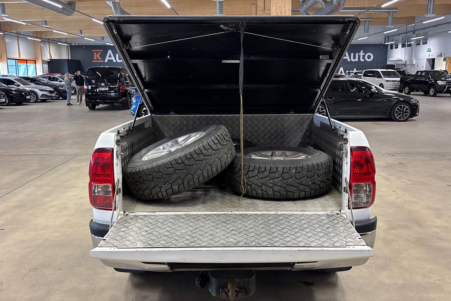 Toyota Hilux vaihtoauto
