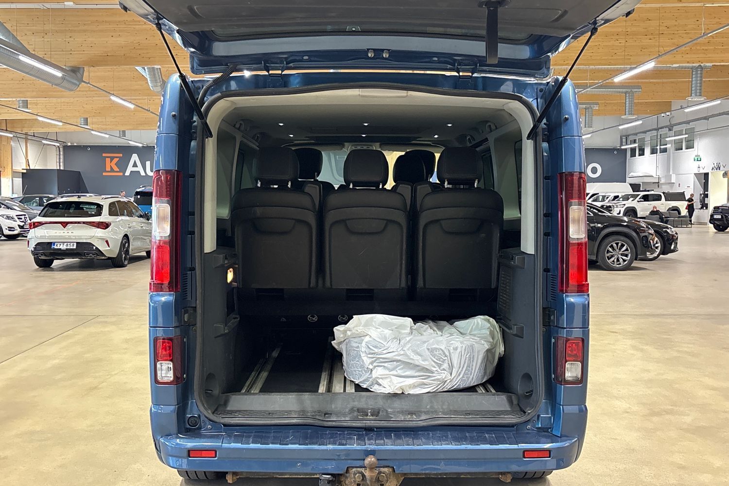 Opel Vivaro vaihtoauto