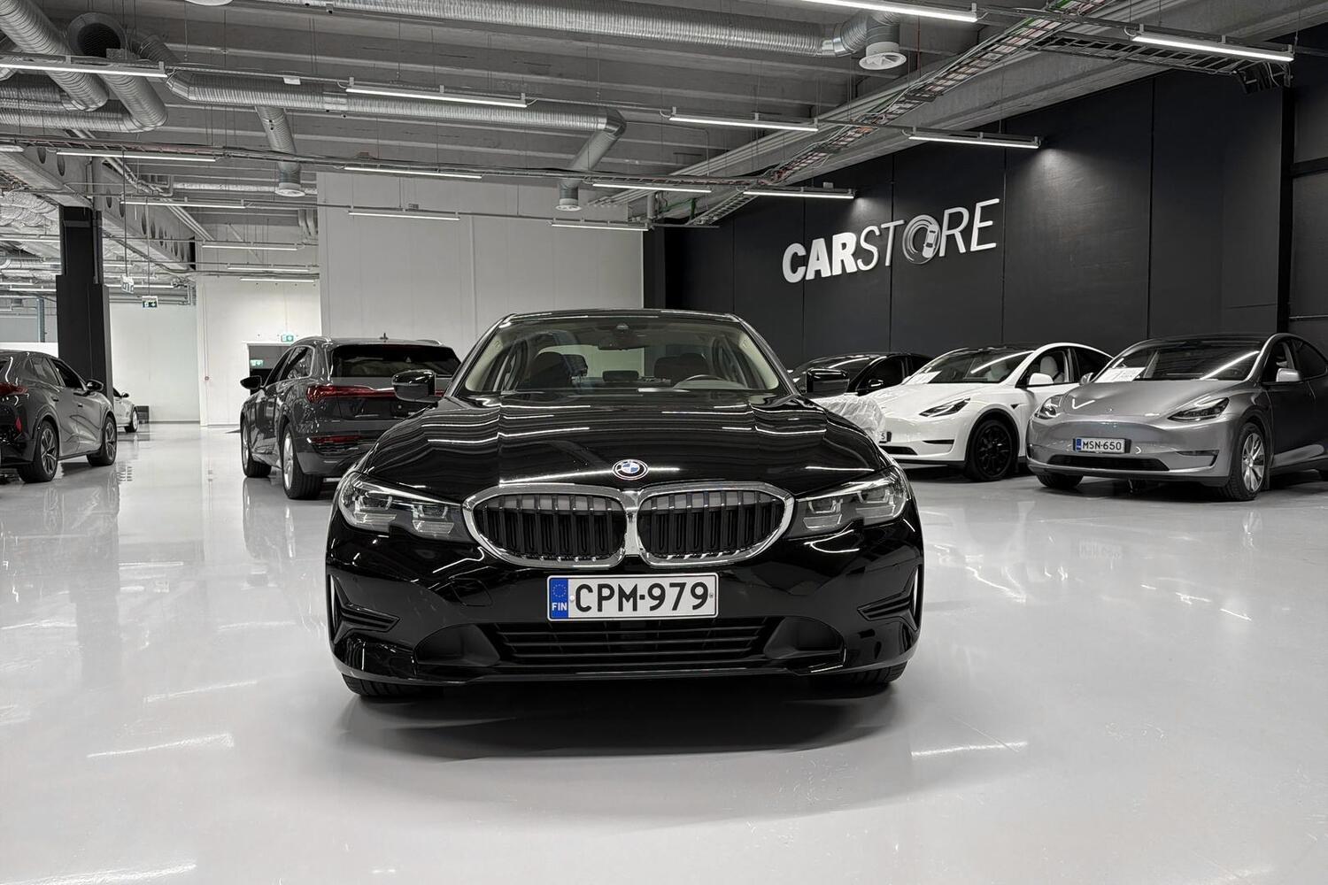 BMW 330 vaihtoauto