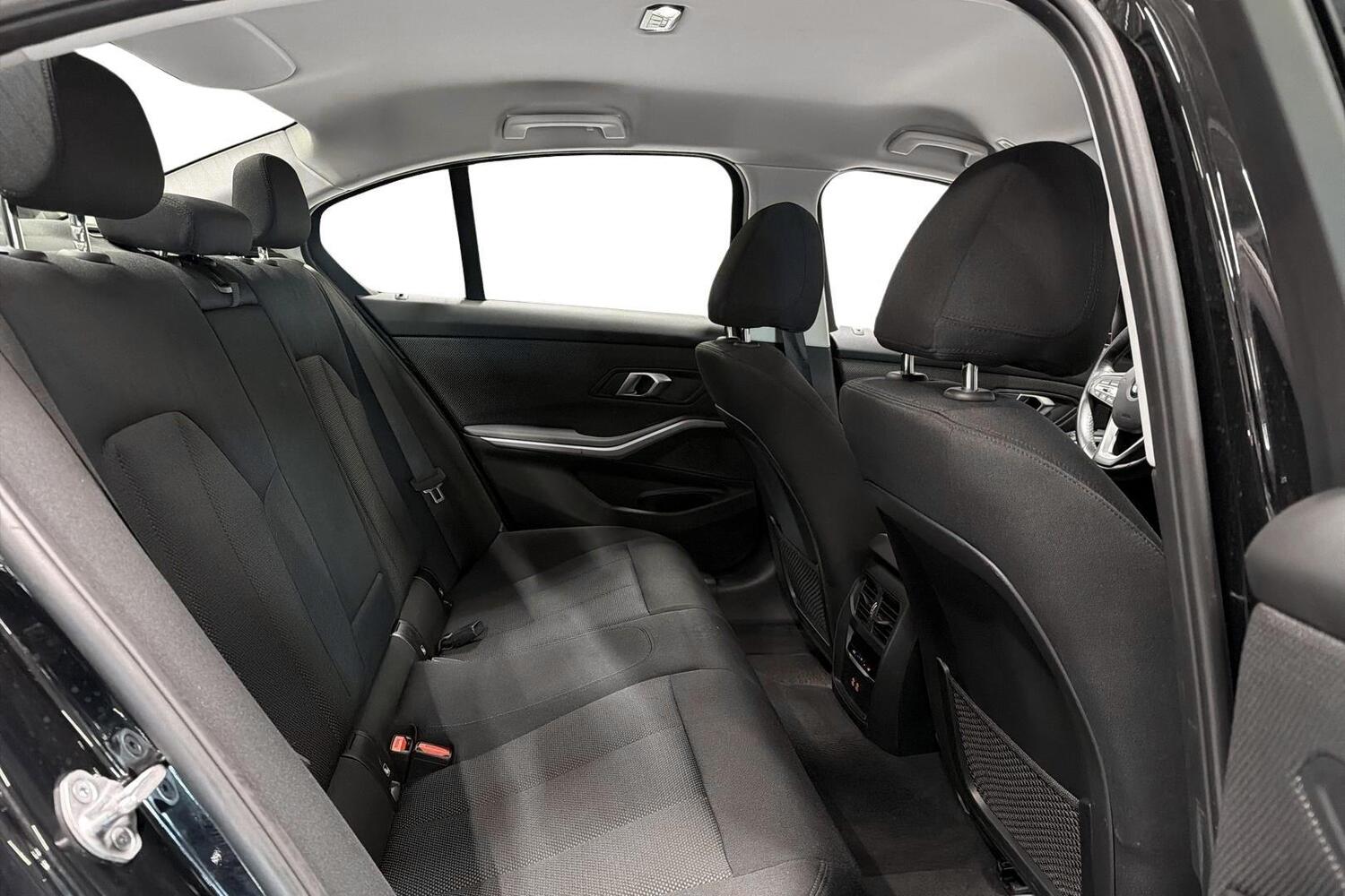 BMW 330 vaihtoauto