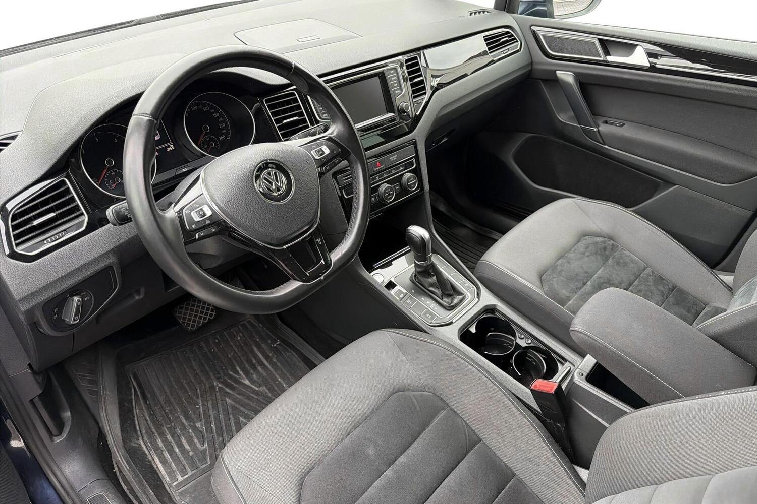 Volkswagen Golf Sportsvan vaihtoauto