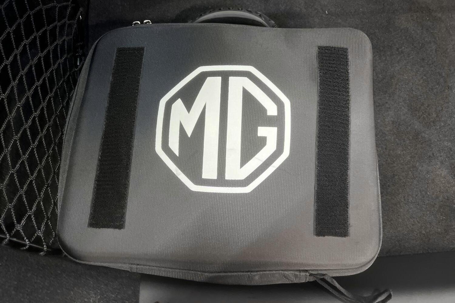 MG MGS6 EV vaihtoauto