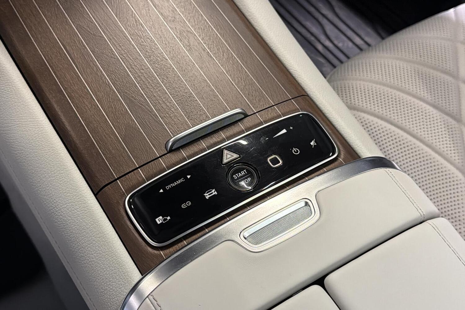 Mercedes-Benz EQS vaihtoauto