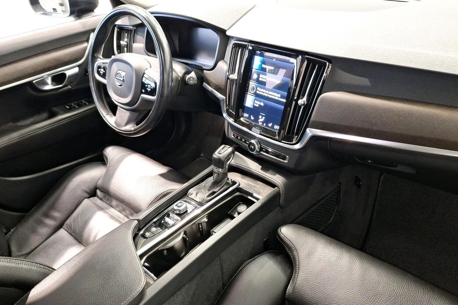 Volvo V90 Cross Country vaihtoauto