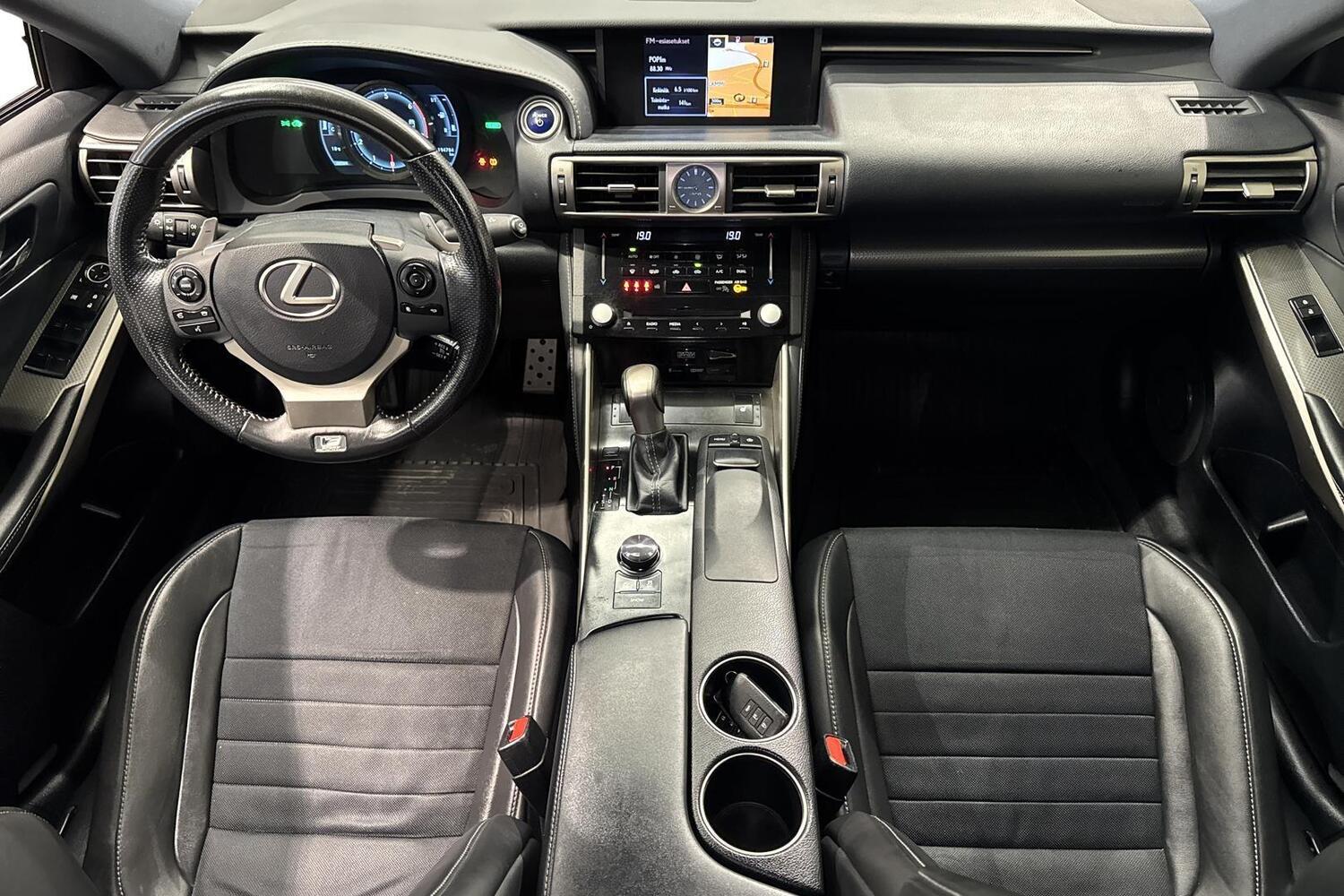 Lexus IS vaihtoauto