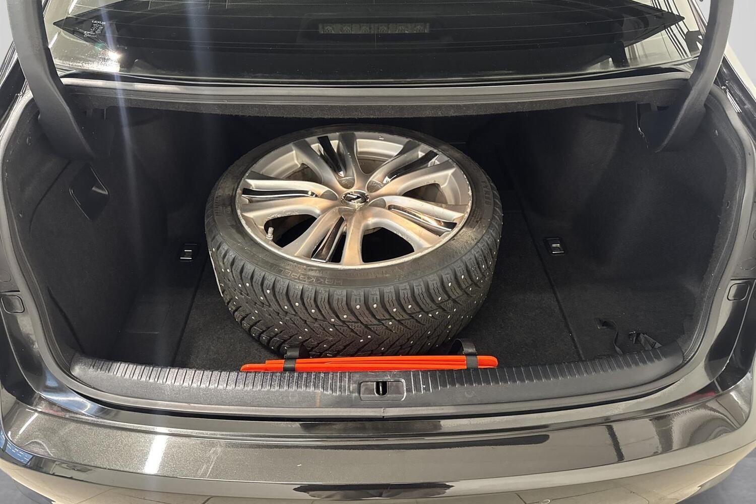Lexus IS vaihtoauto
