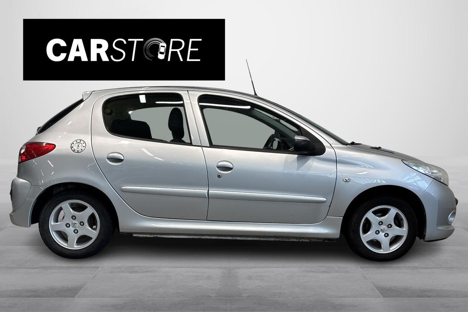 Peugeot 206 + vaihtoauto