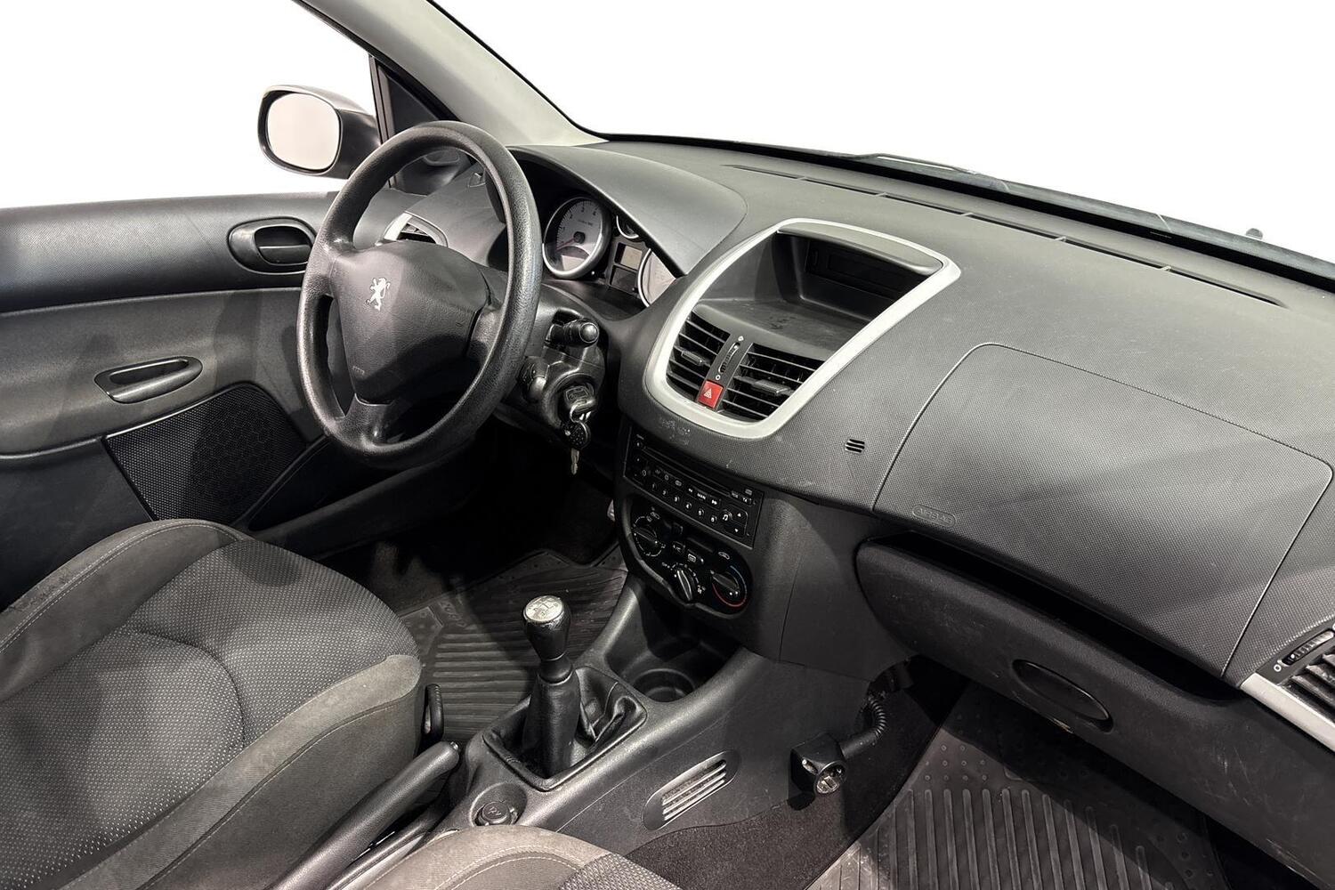 Peugeot 206 + vaihtoauto