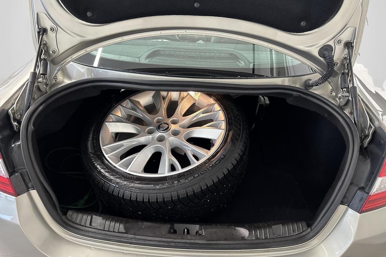 Jaguar XF vaihtoauto