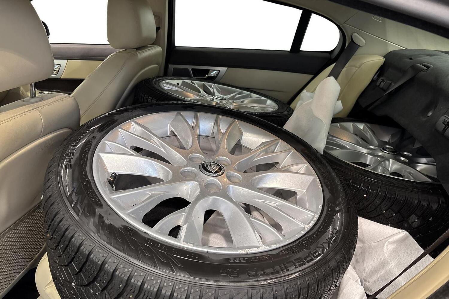 Jaguar XF vaihtoauto