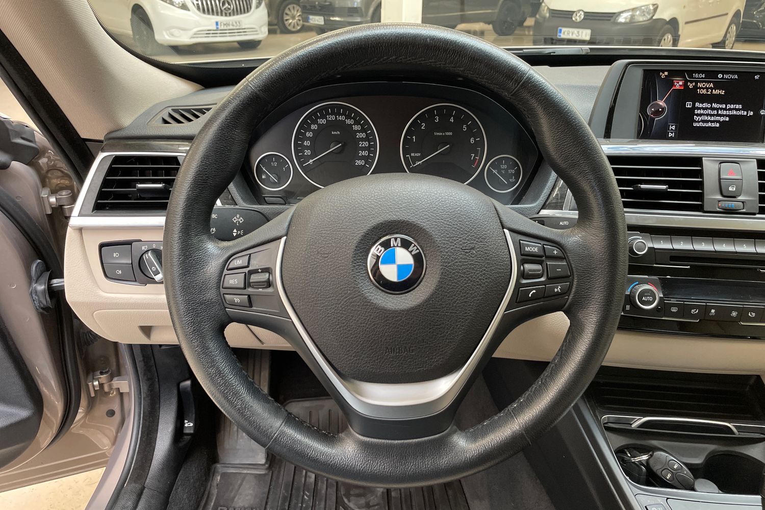 BMW 320 vaihtoauto