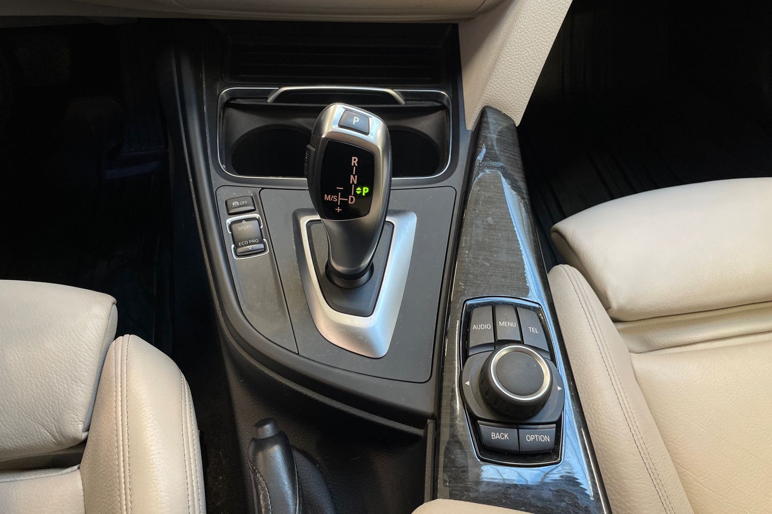 BMW 320 vaihtoauto