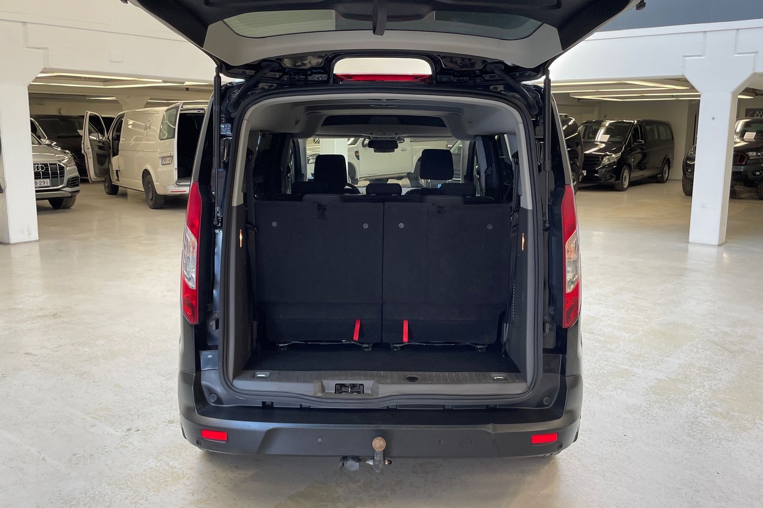 Ford Grand Tourneo Connect vaihtoauto