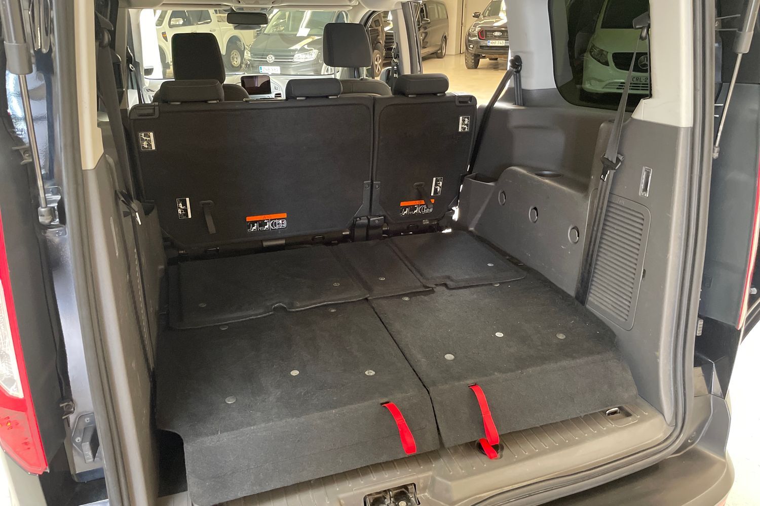 Ford Grand Tourneo Connect vaihtoauto