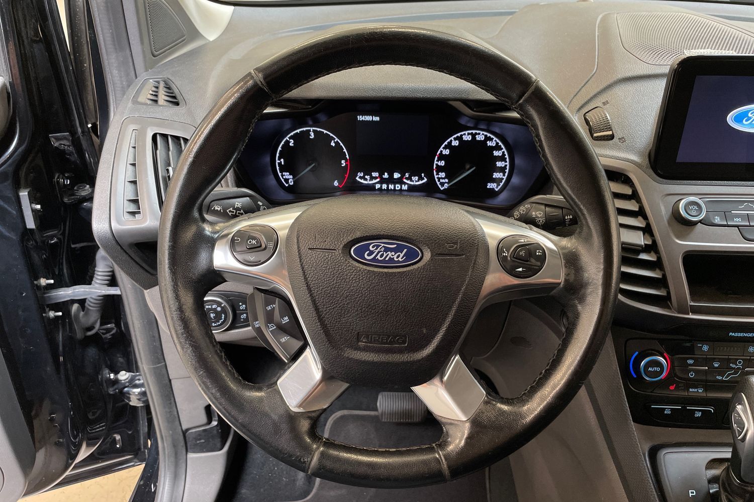 Ford Grand Tourneo Connect vaihtoauto