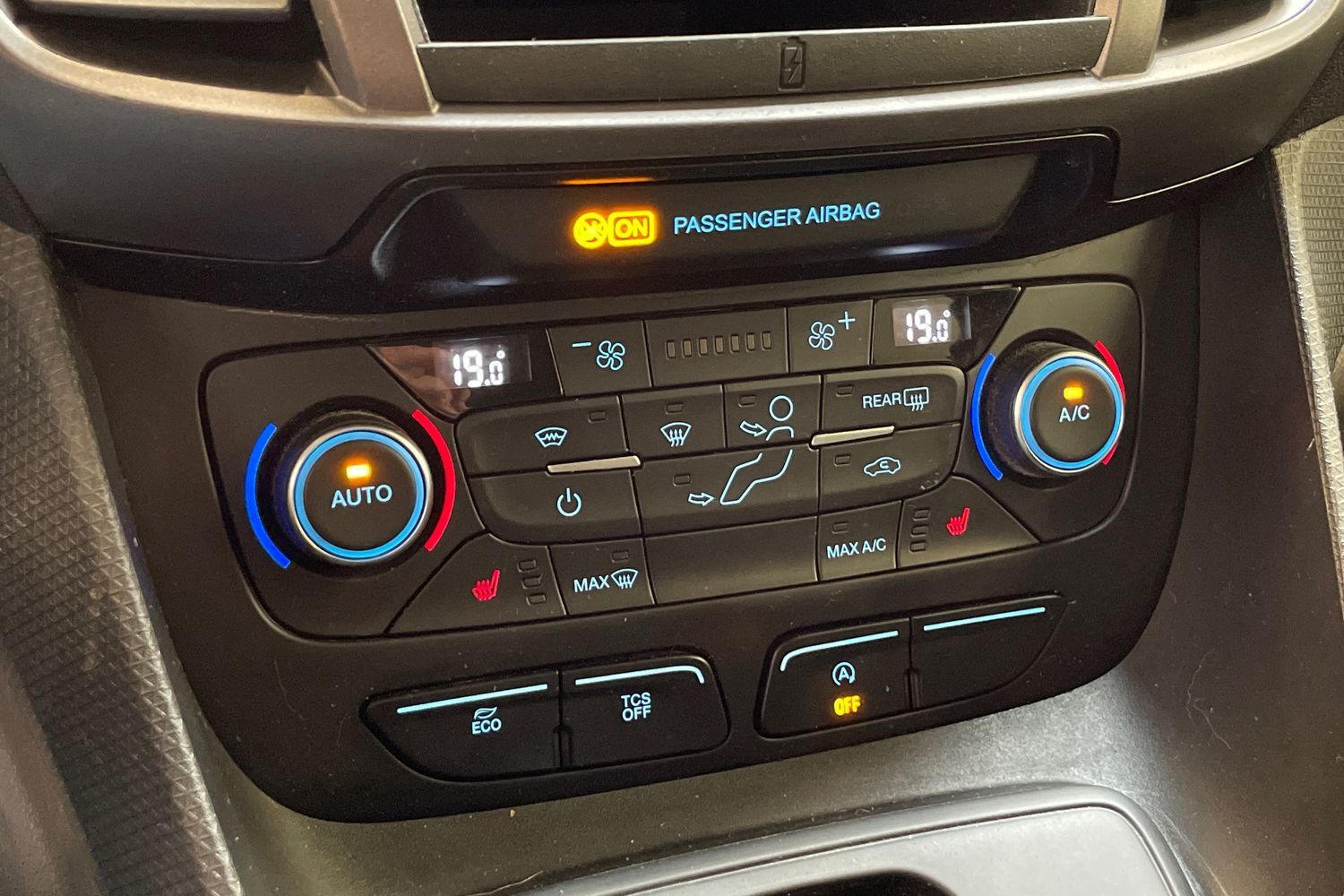Ford Grand Tourneo Connect vaihtoauto