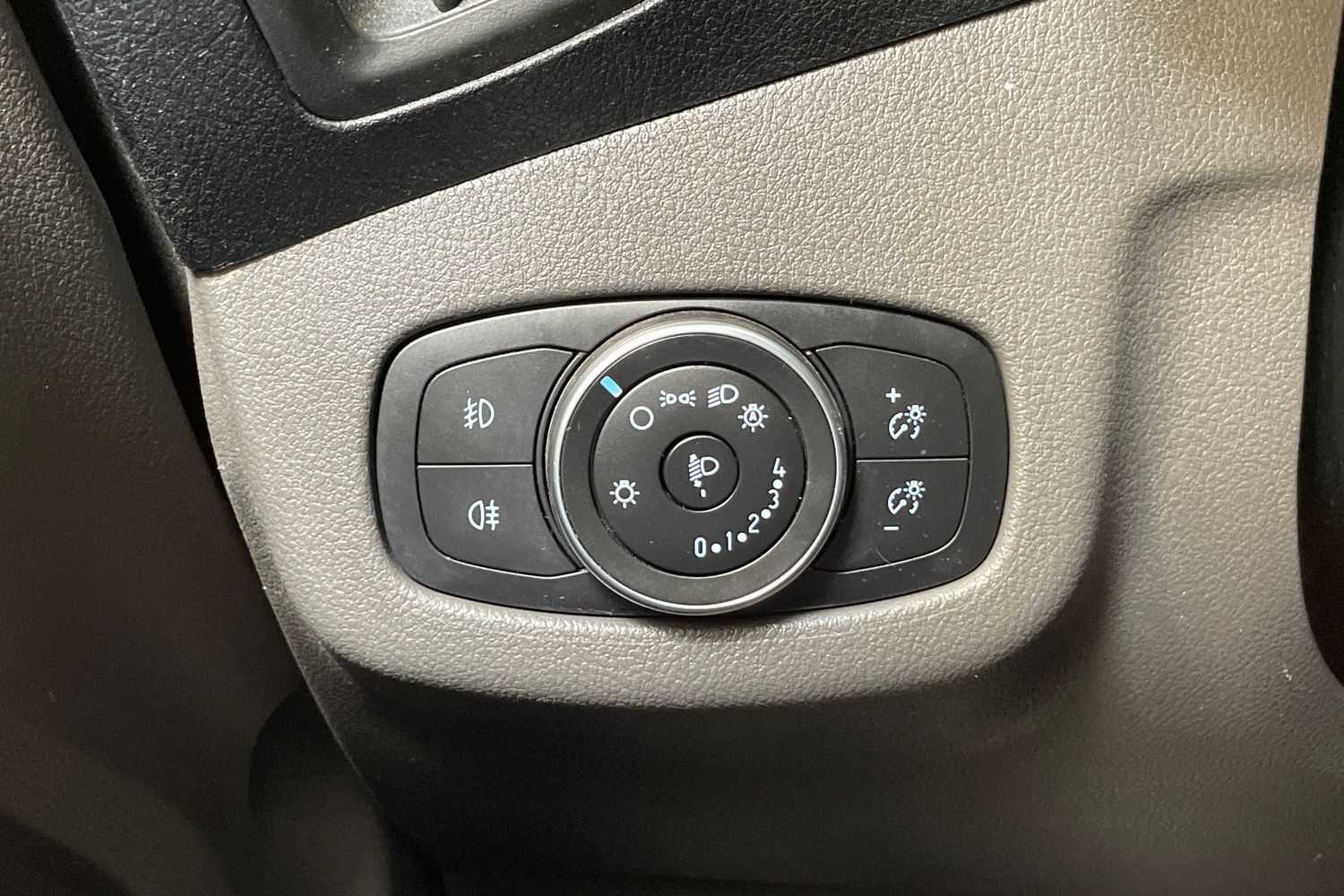Ford Grand Tourneo Connect vaihtoauto