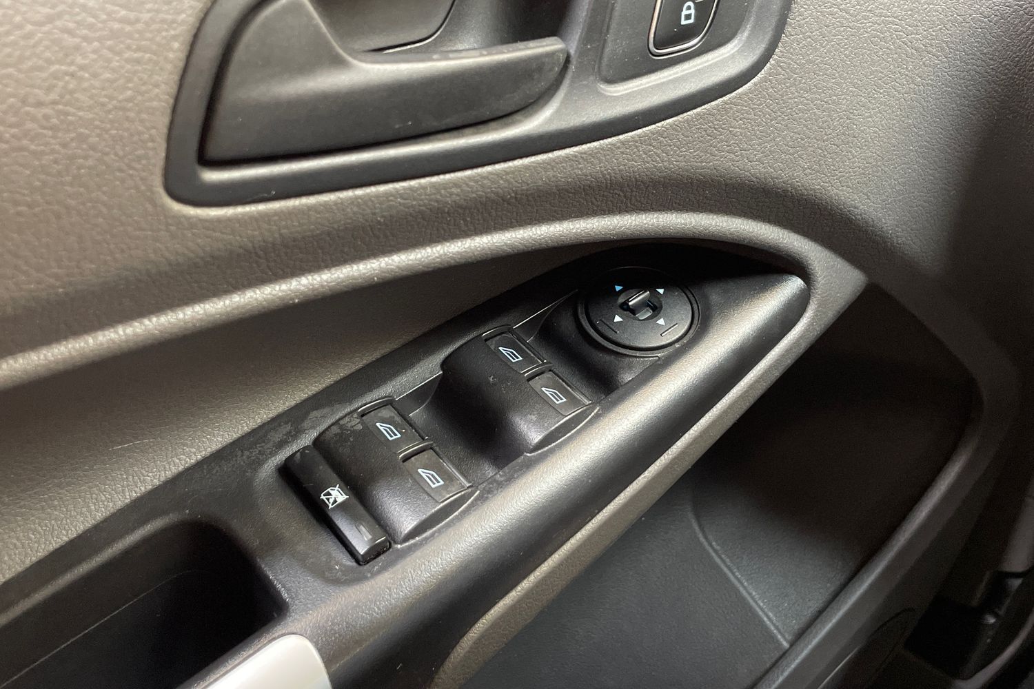 Ford Grand Tourneo Connect vaihtoauto