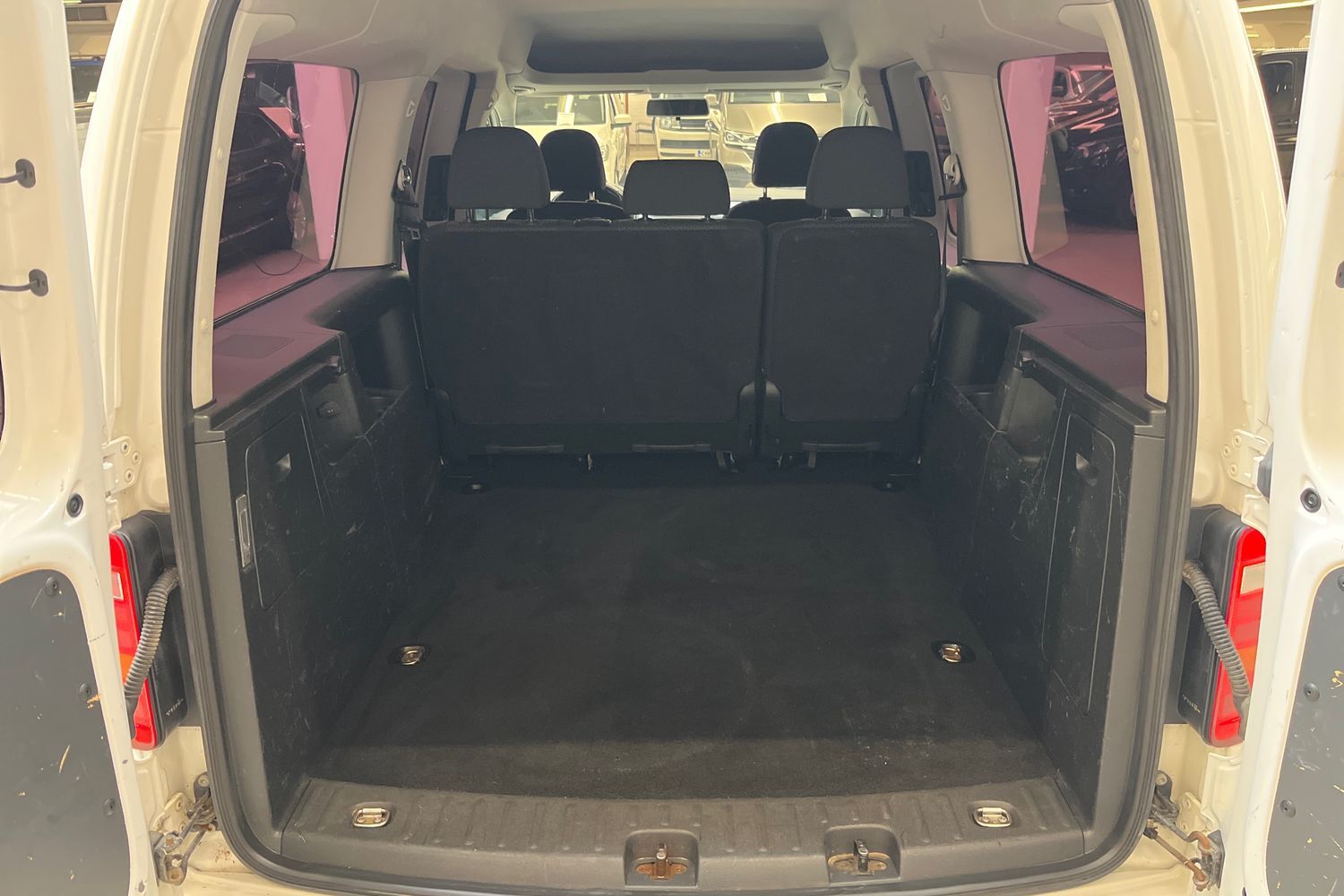 Volkswagen Caddy Maxi vaihtoauto