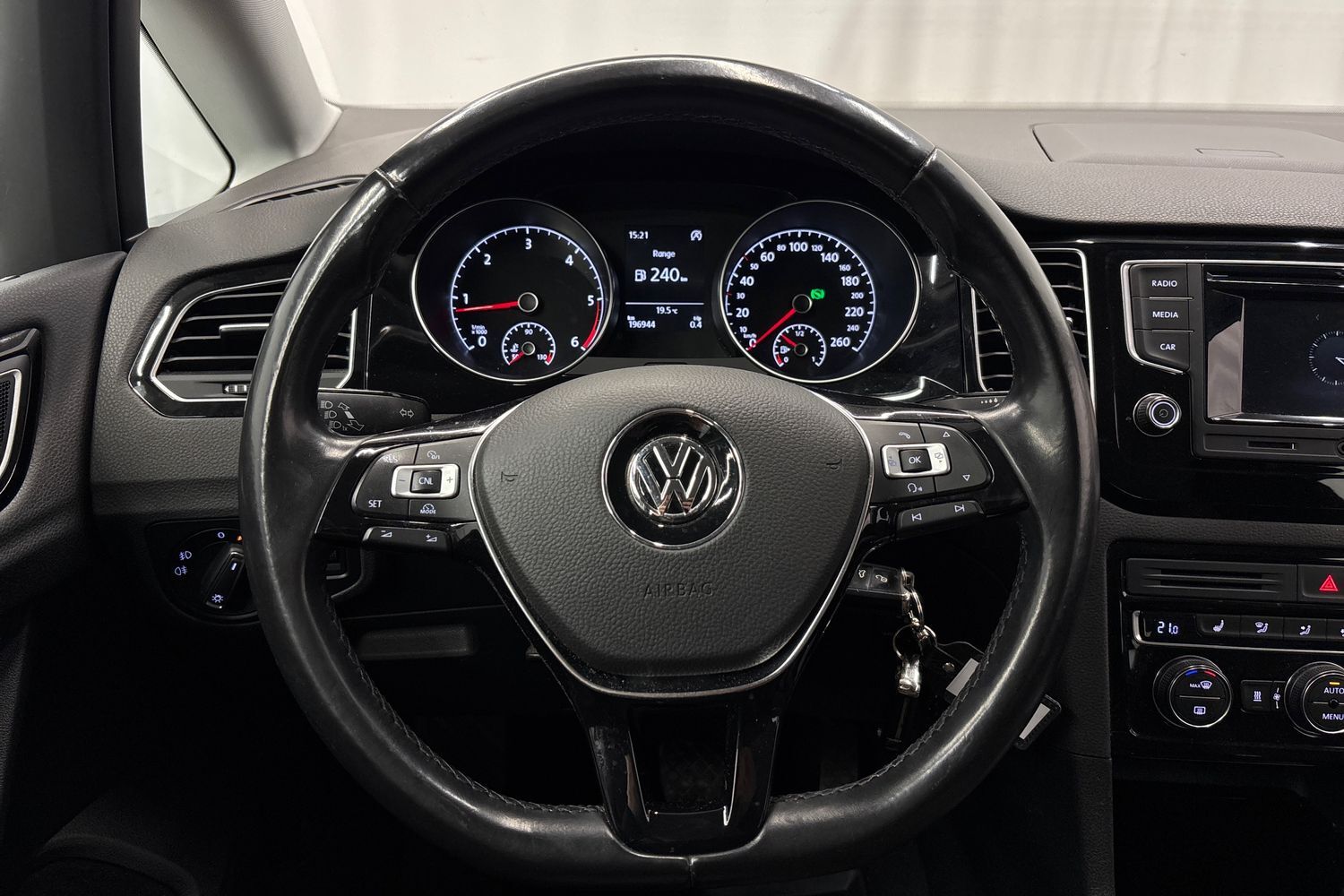 Volkswagen Golf Sportsvan vaihtoauto