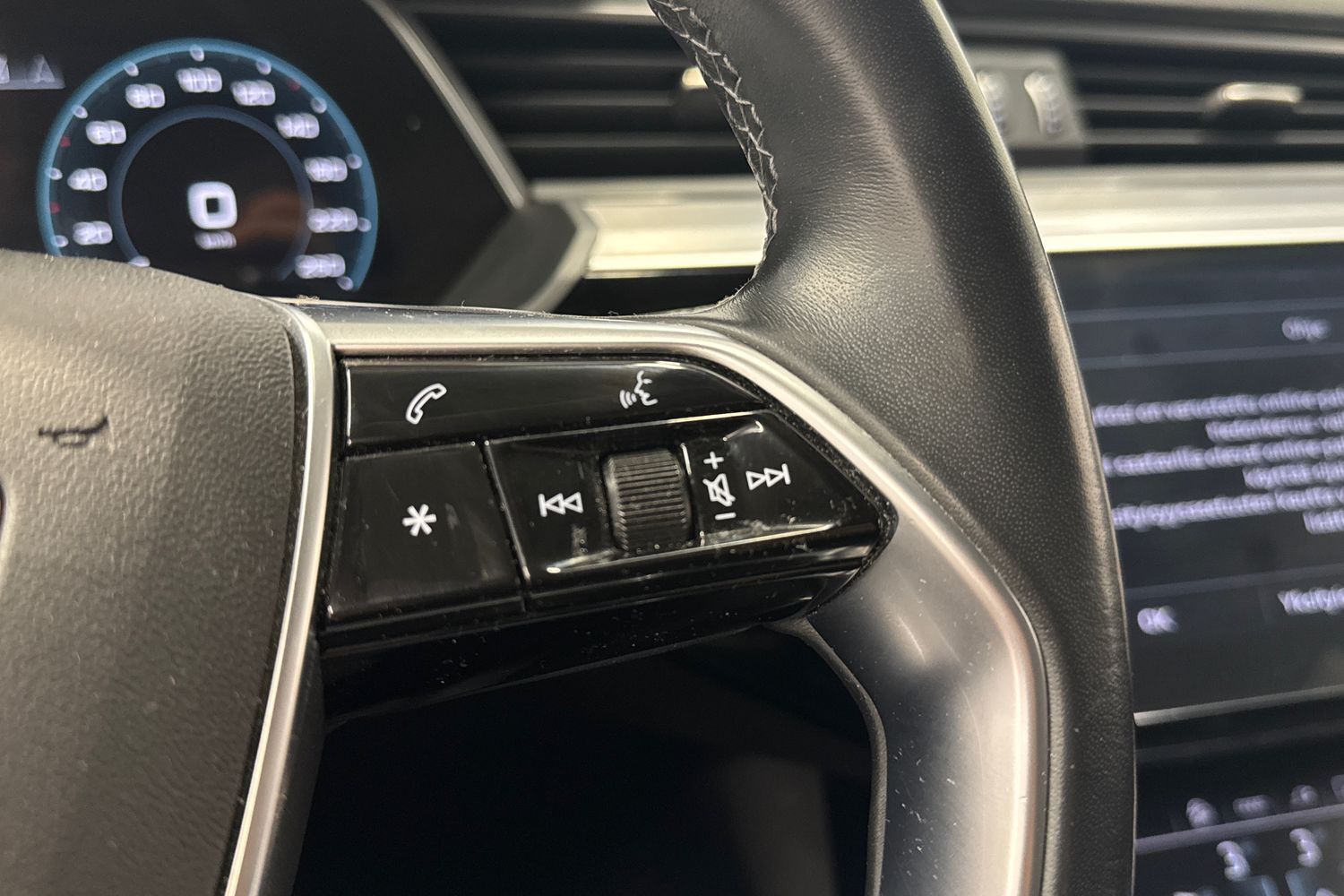 Audi Q8 e-tron vaihtoauto