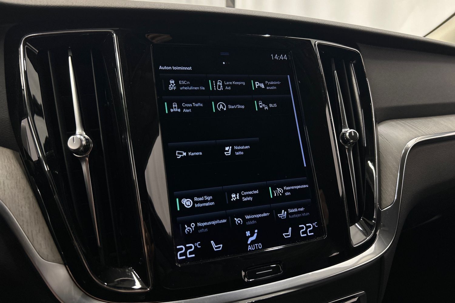 Volvo V60 Cross Country vaihtoauto