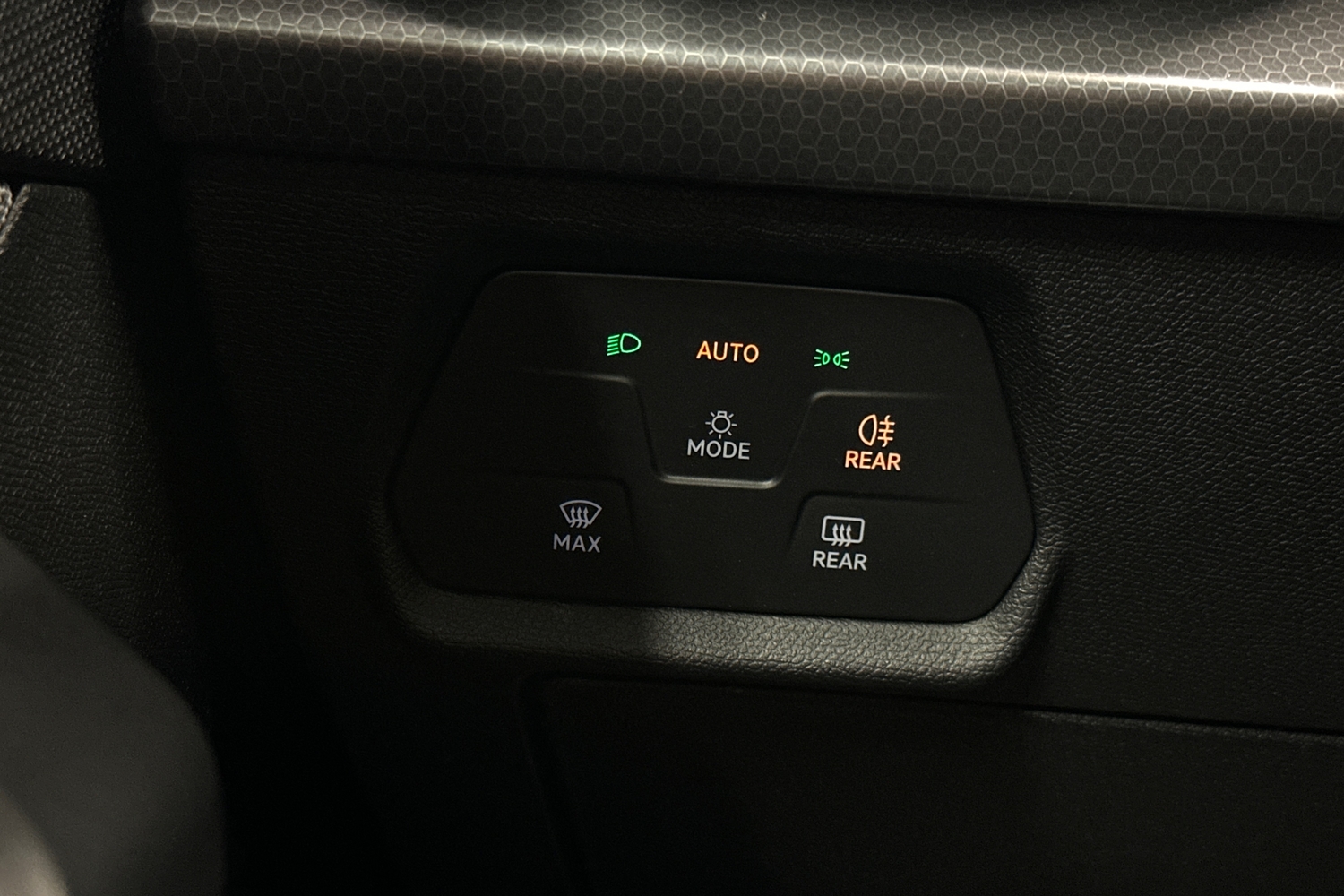 SEAT Leon Sportstourer vaihtoauto