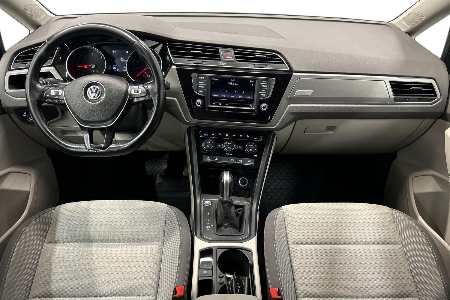 Volkswagen Touran vaihtoauto