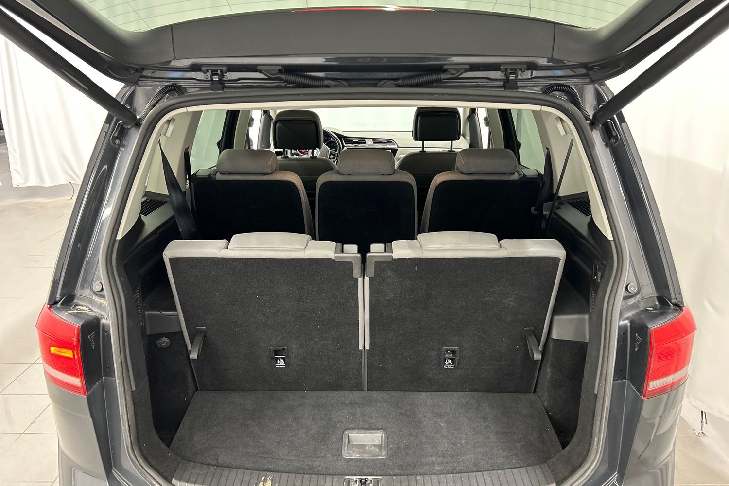 Volkswagen Touran vaihtoauto