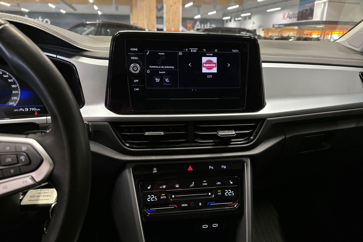 Volkswagen T-Roc vaihtoauto