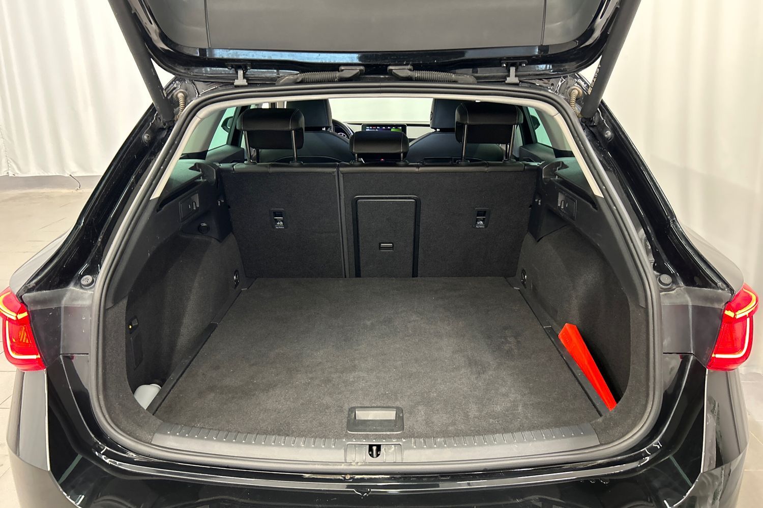 SEAT Leon Sportstourer vaihtoauto