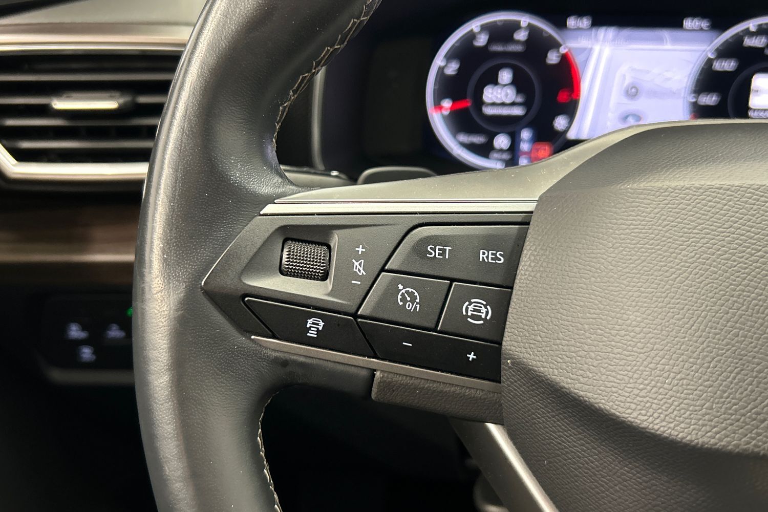 SEAT Leon Sportstourer vaihtoauto
