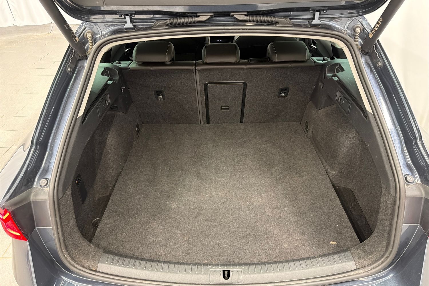 SEAT Leon Sportstourer vaihtoauto