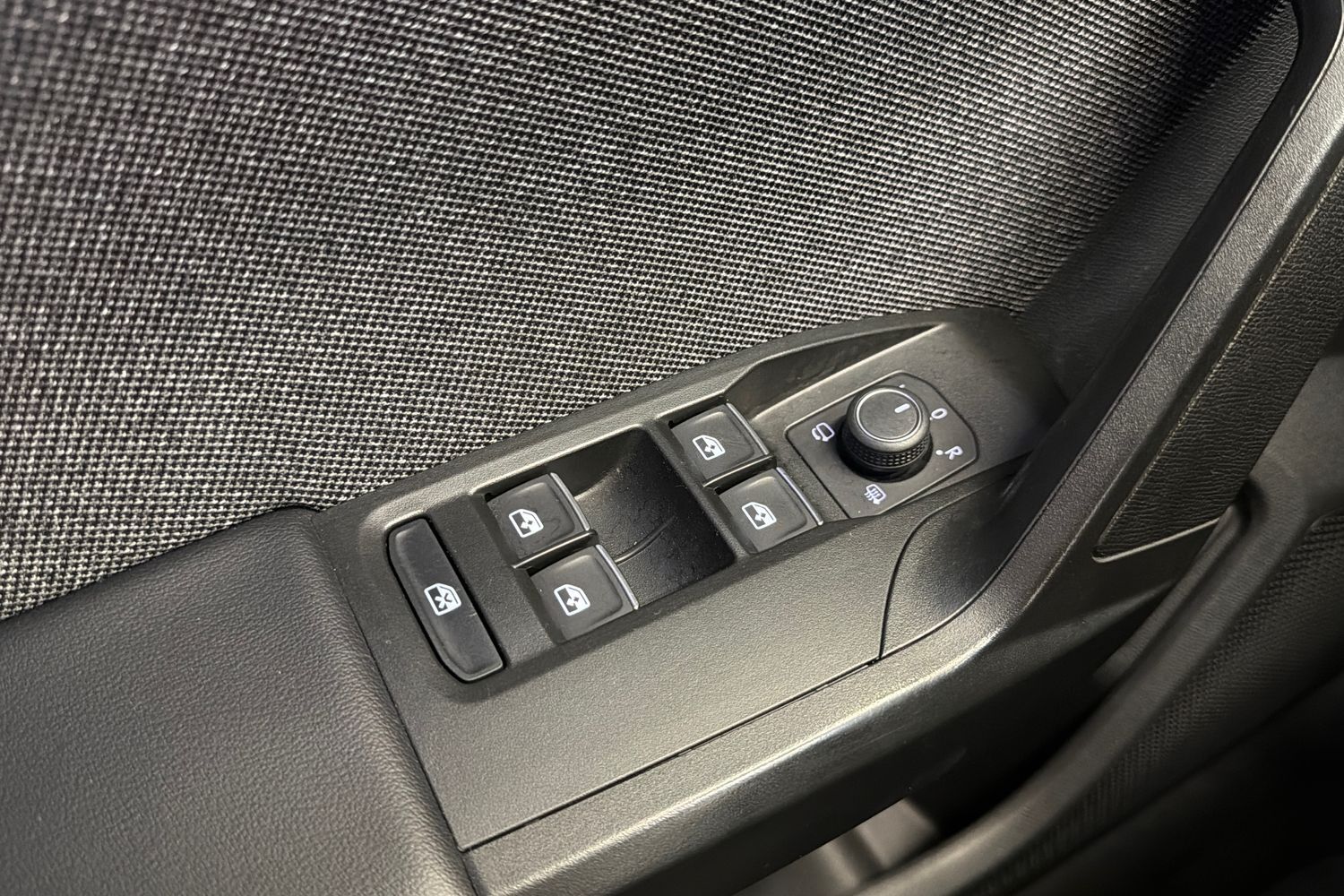 SEAT Leon Sportstourer vaihtoauto