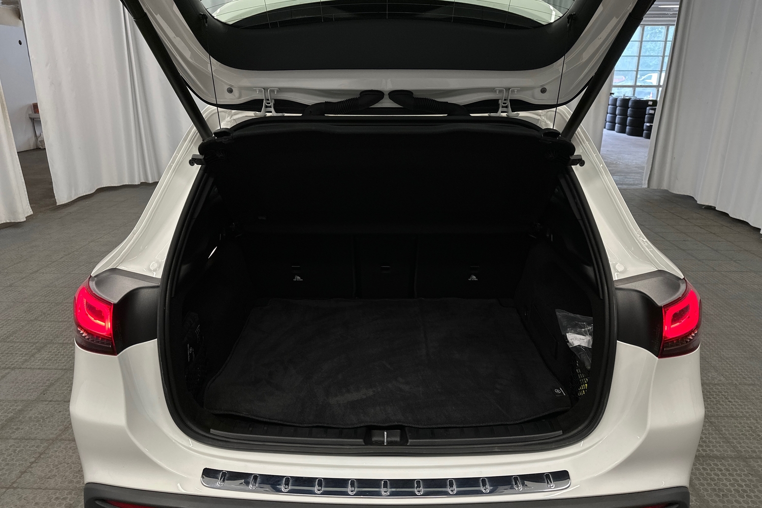 Mercedes-Benz EQA vaihtoauto