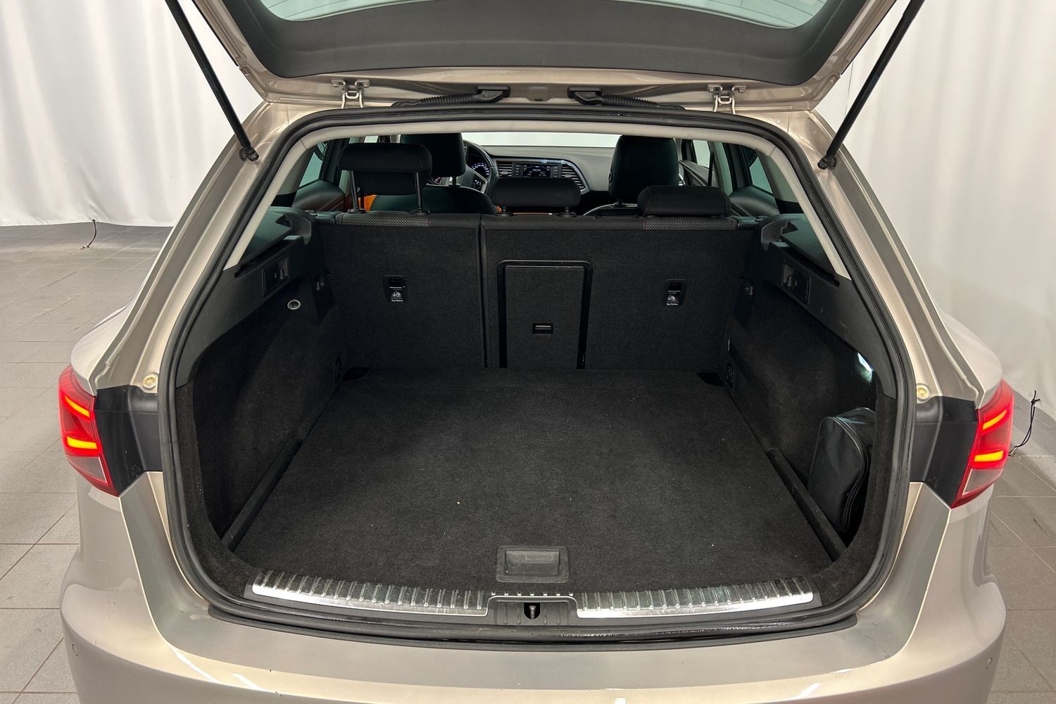 SEAT Leon ST vaihtoauto