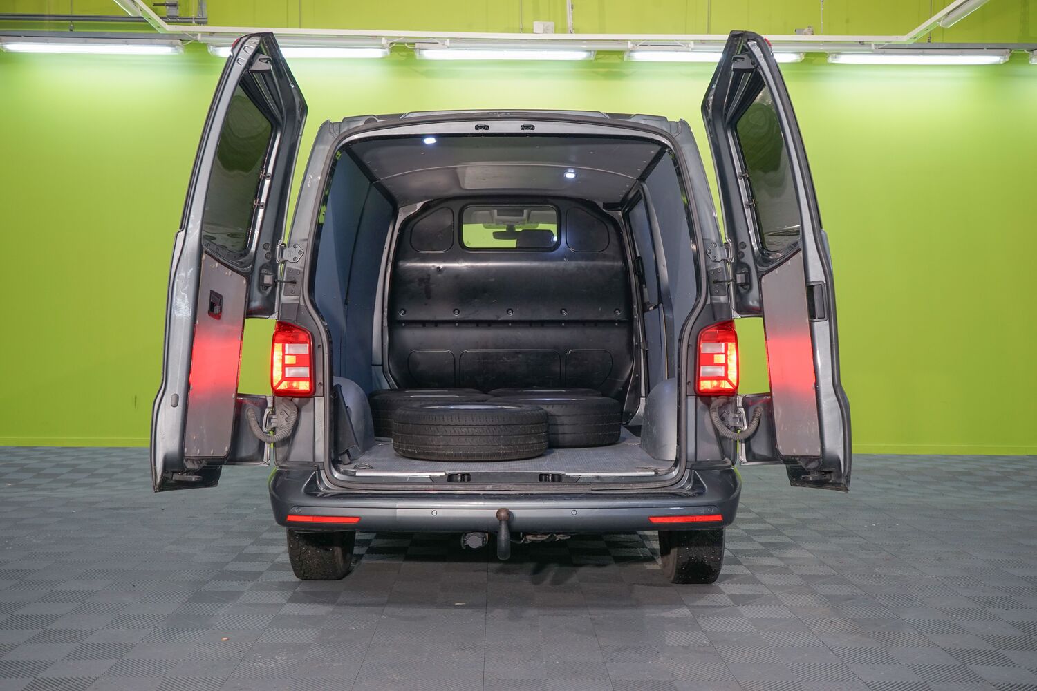 Volkswagen Transporter vaihtoauto