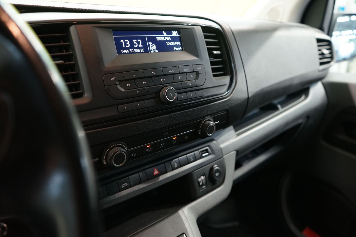 Opel Vivaro vaihtoauto
