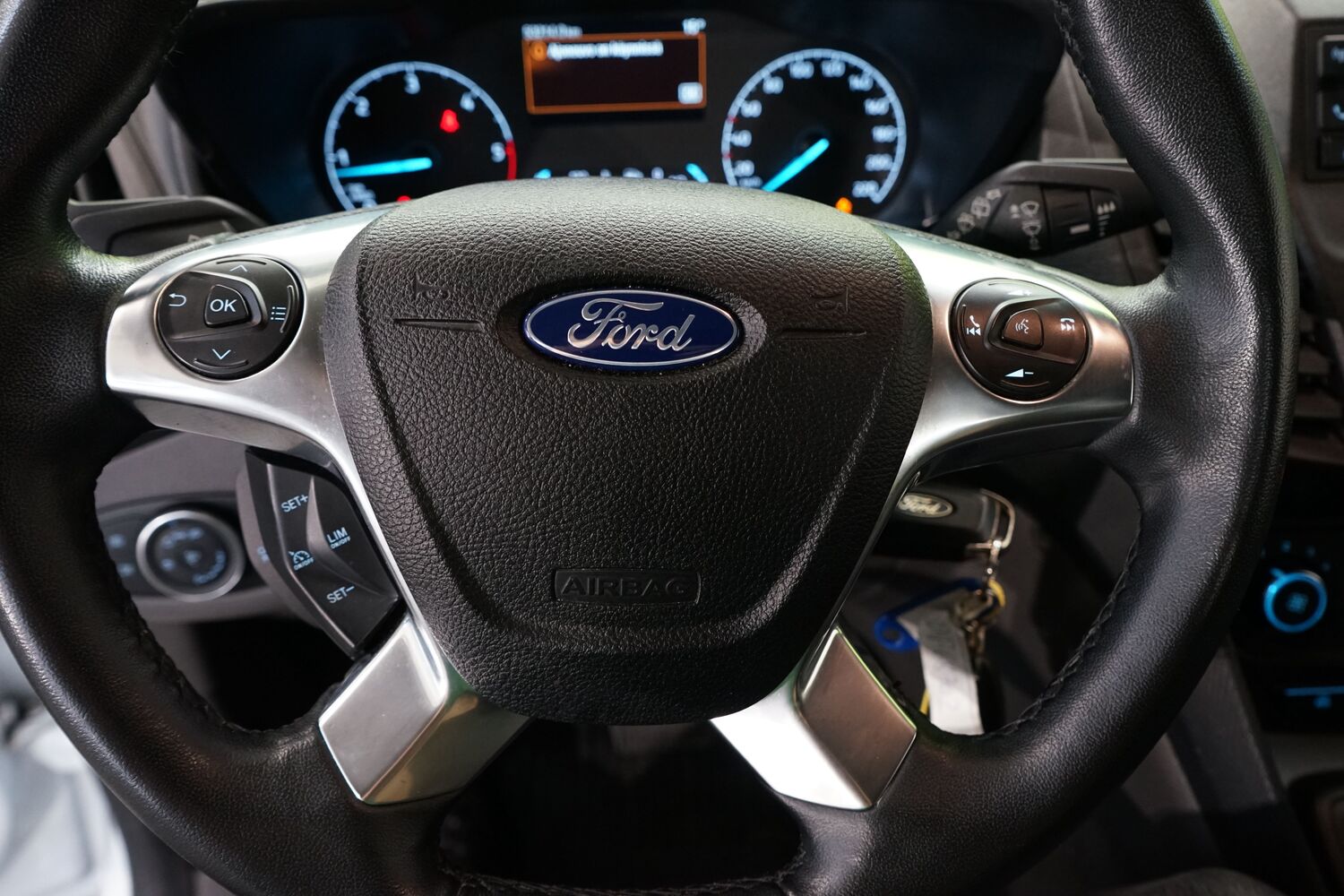 Ford Transit Connect vaihtoauto