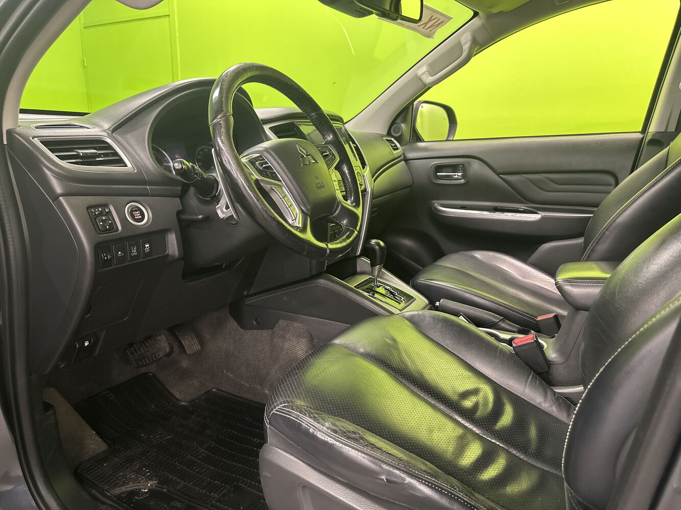 Mitsubishi L200 vaihtoauto