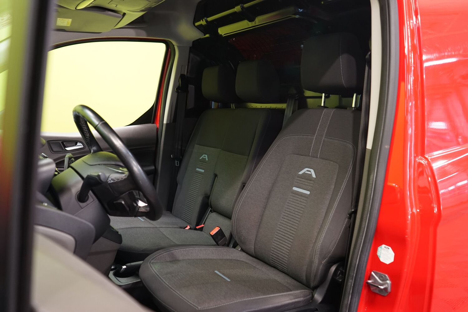 Ford Transit Connect vaihtoauto