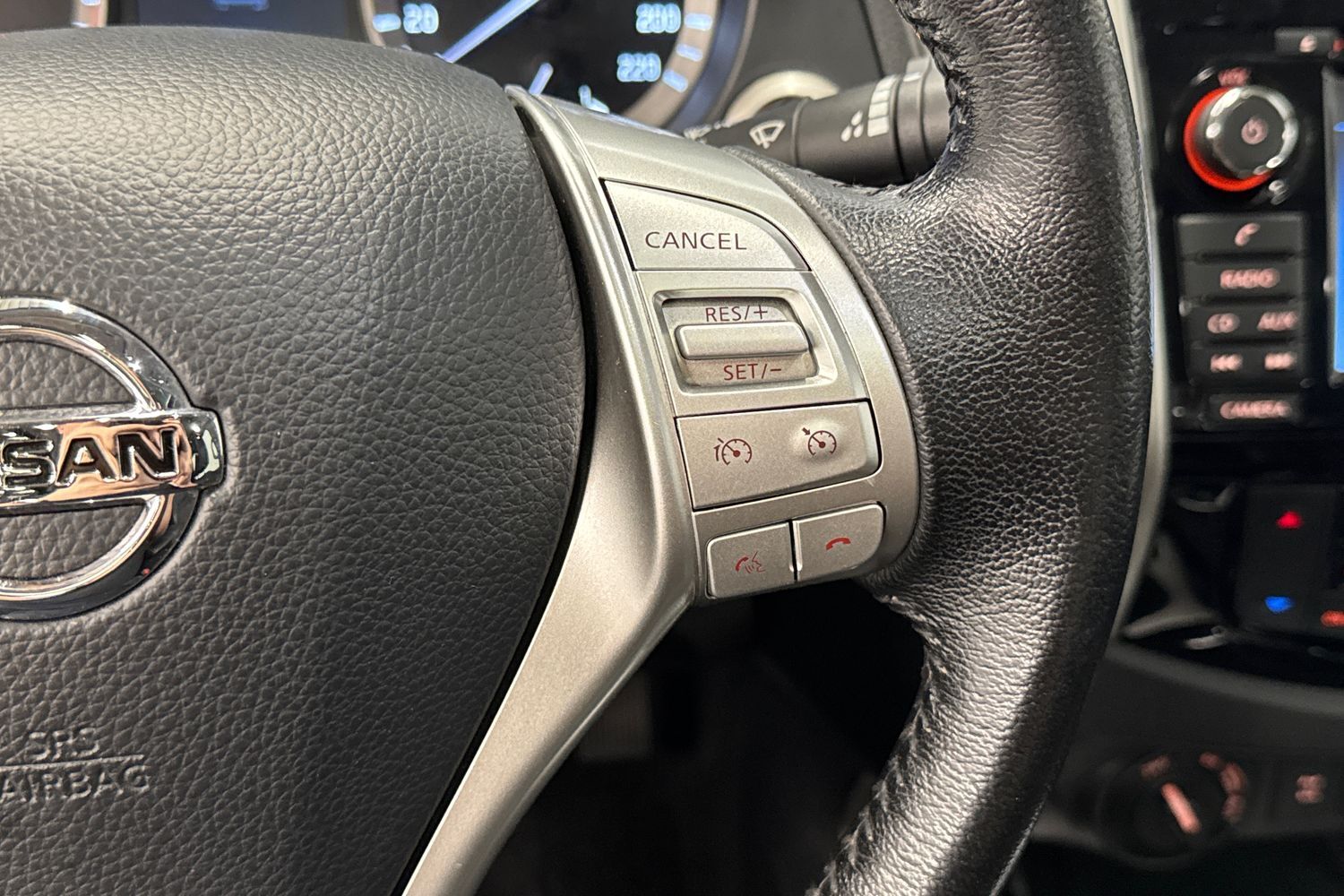 Nissan Navara vaihtoauto