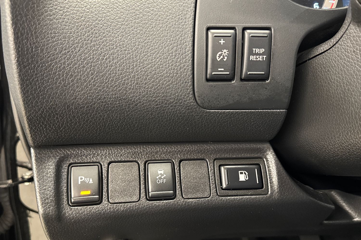 Nissan Navara vaihtoauto