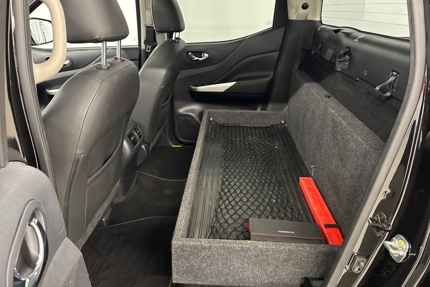 Nissan Navara vaihtoauto