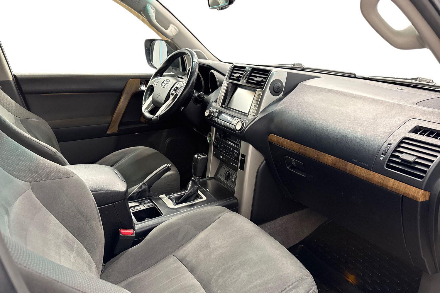 Toyota Land Cruiser vaihtoauto