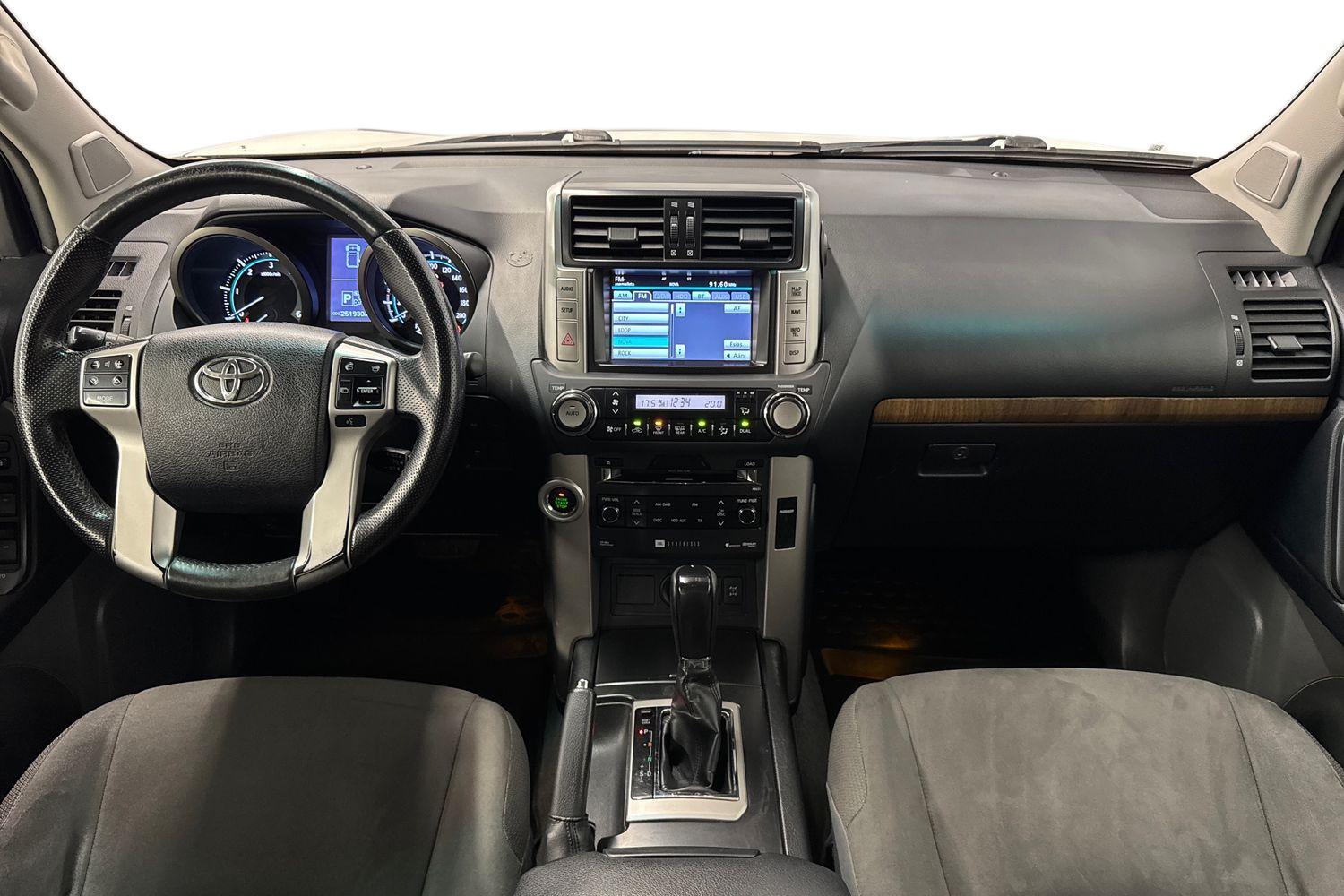 Toyota Land Cruiser vaihtoauto