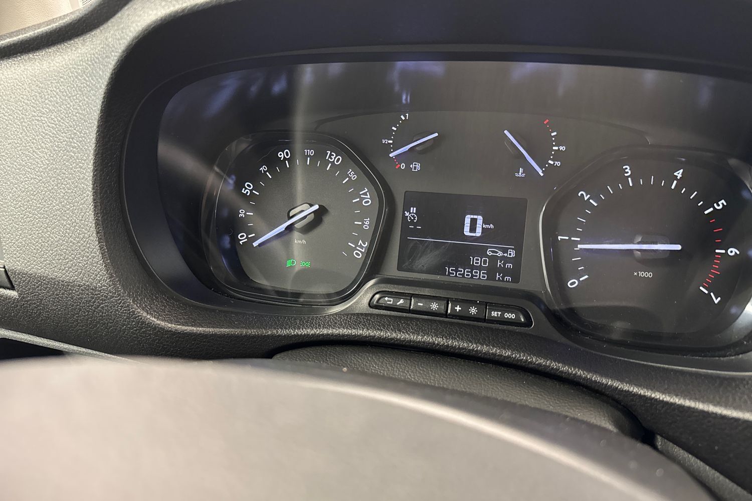 Opel Vivaro vaihtoauto
