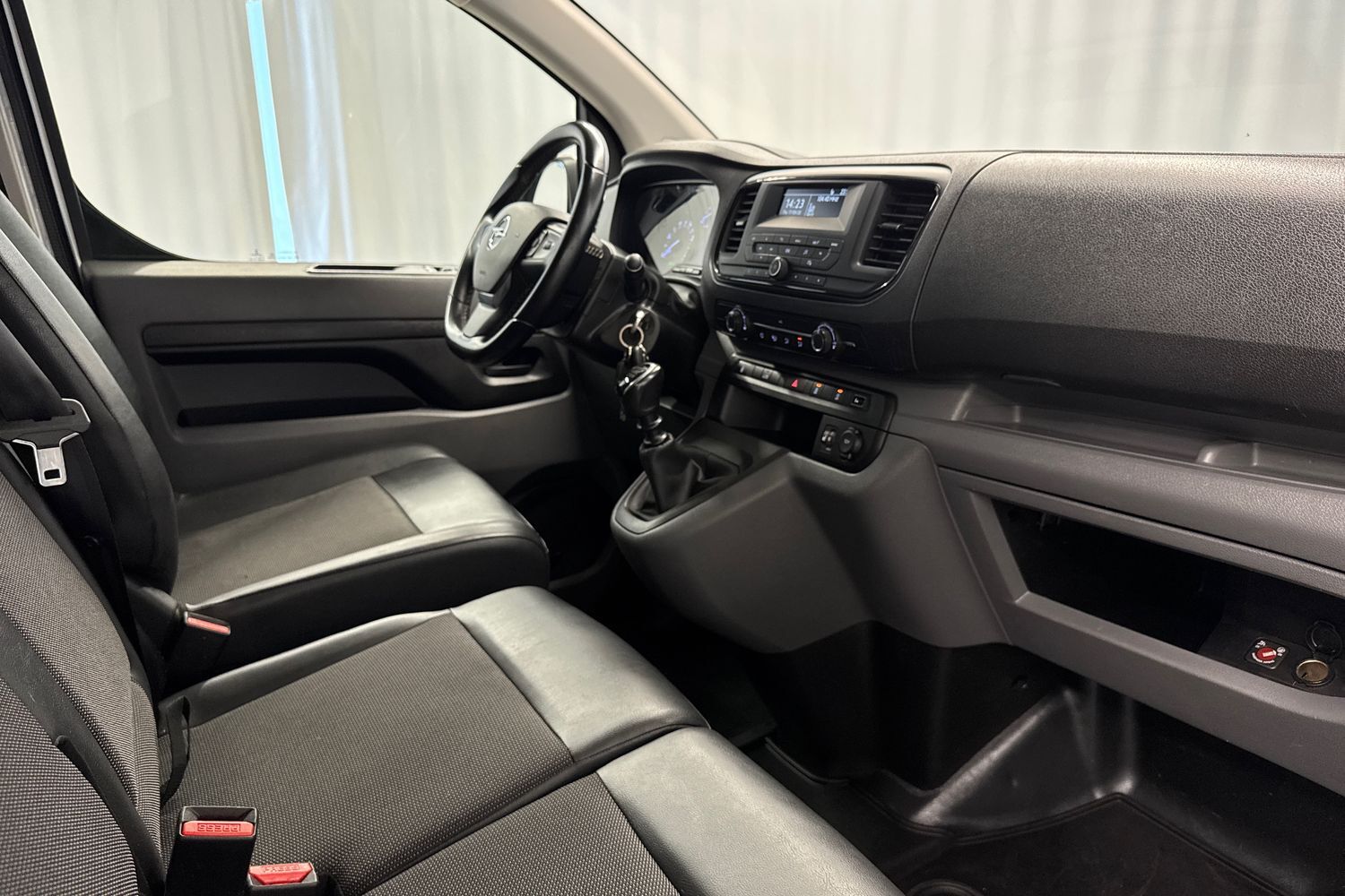 Opel Vivaro vaihtoauto