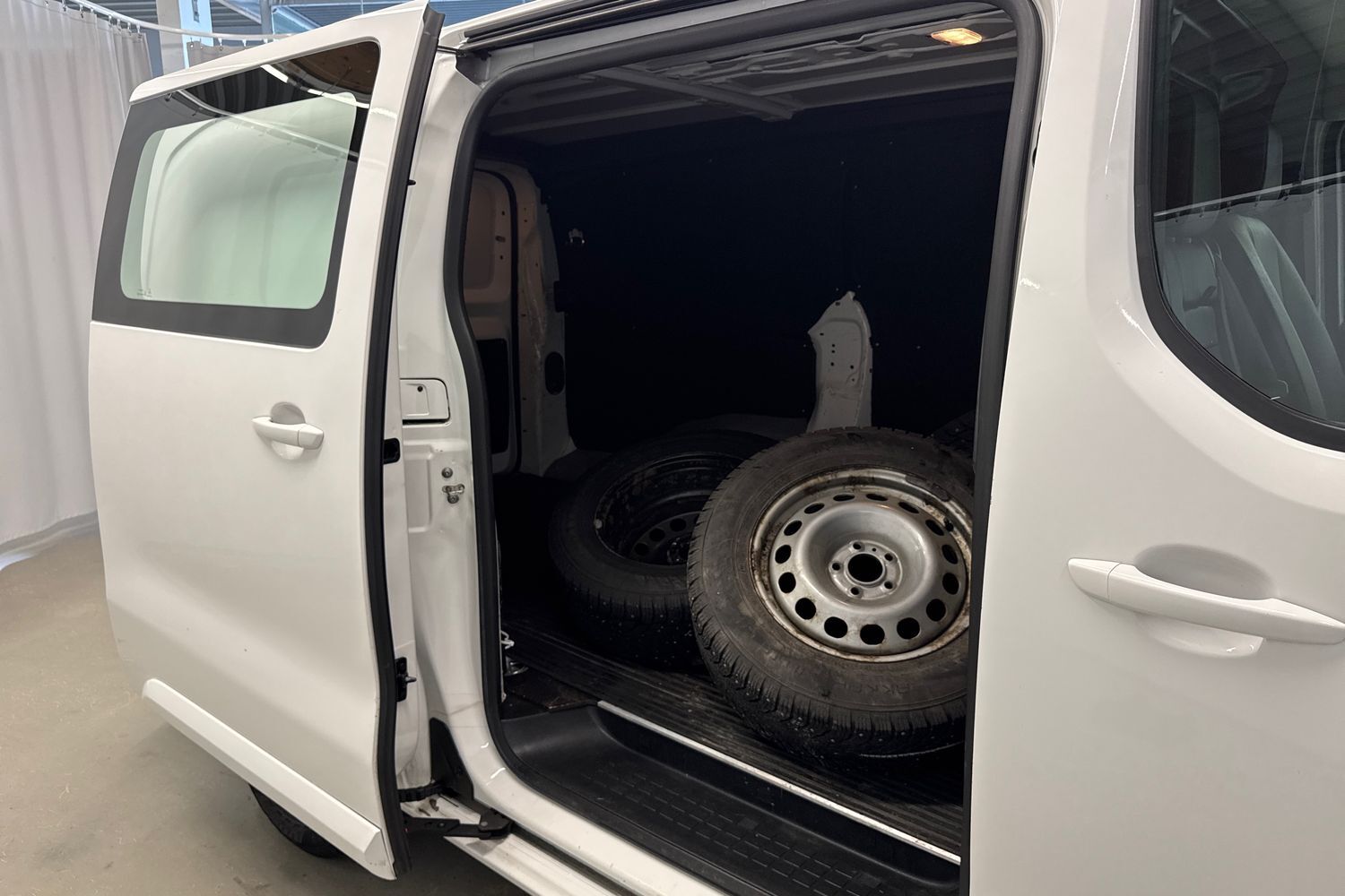 Opel Vivaro vaihtoauto